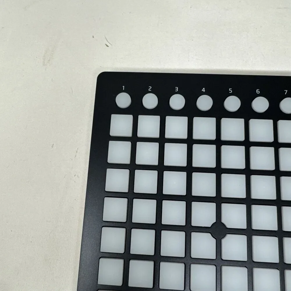 Novation Launchpad Mini Mini Grid Controller - Picture 5 of 7